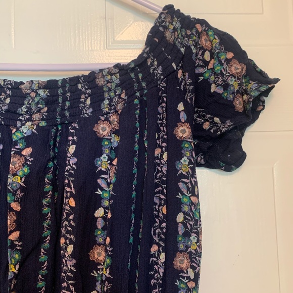 Off the Shoulder Dress - Picture 2 of 3